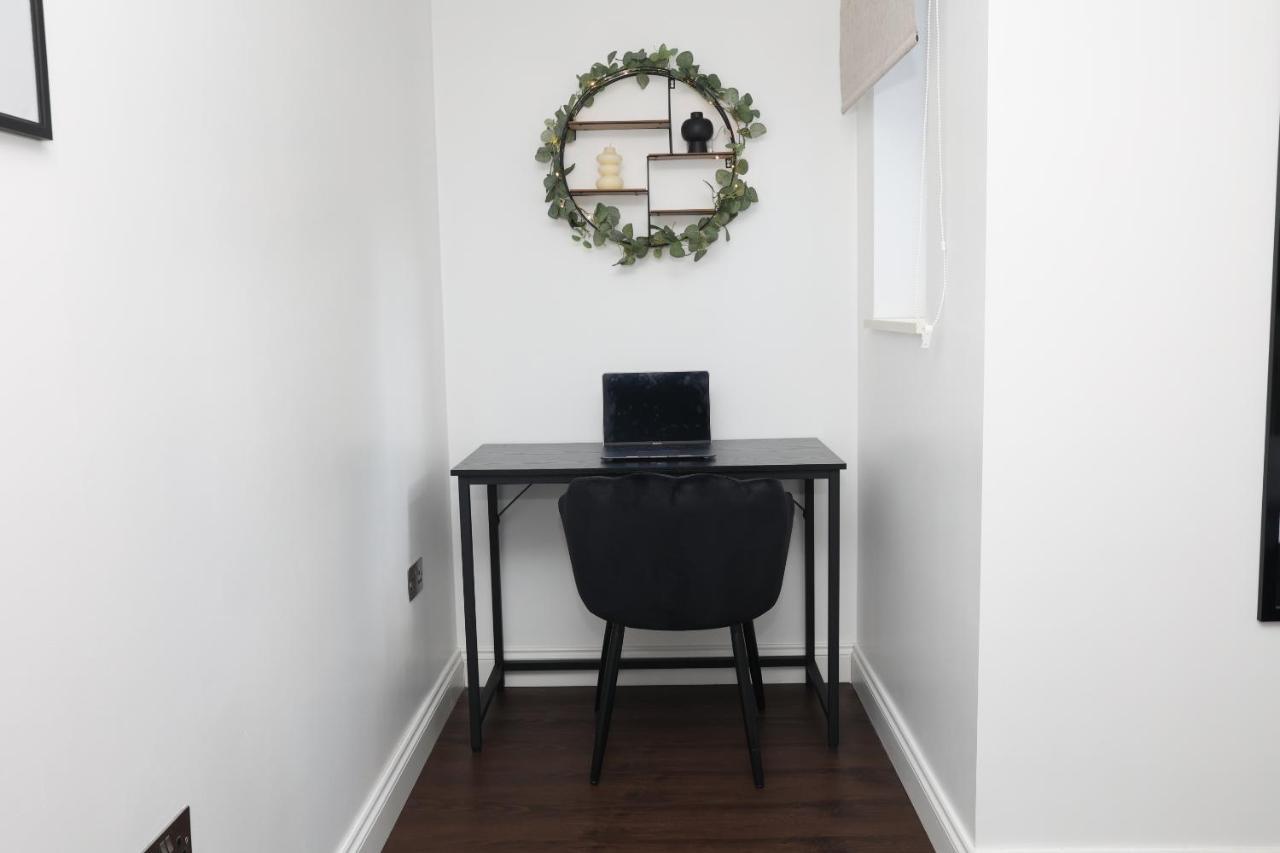 Watford Luxury 1 Bed Flat - Free Parking Daire Dış mekan fotoğraf