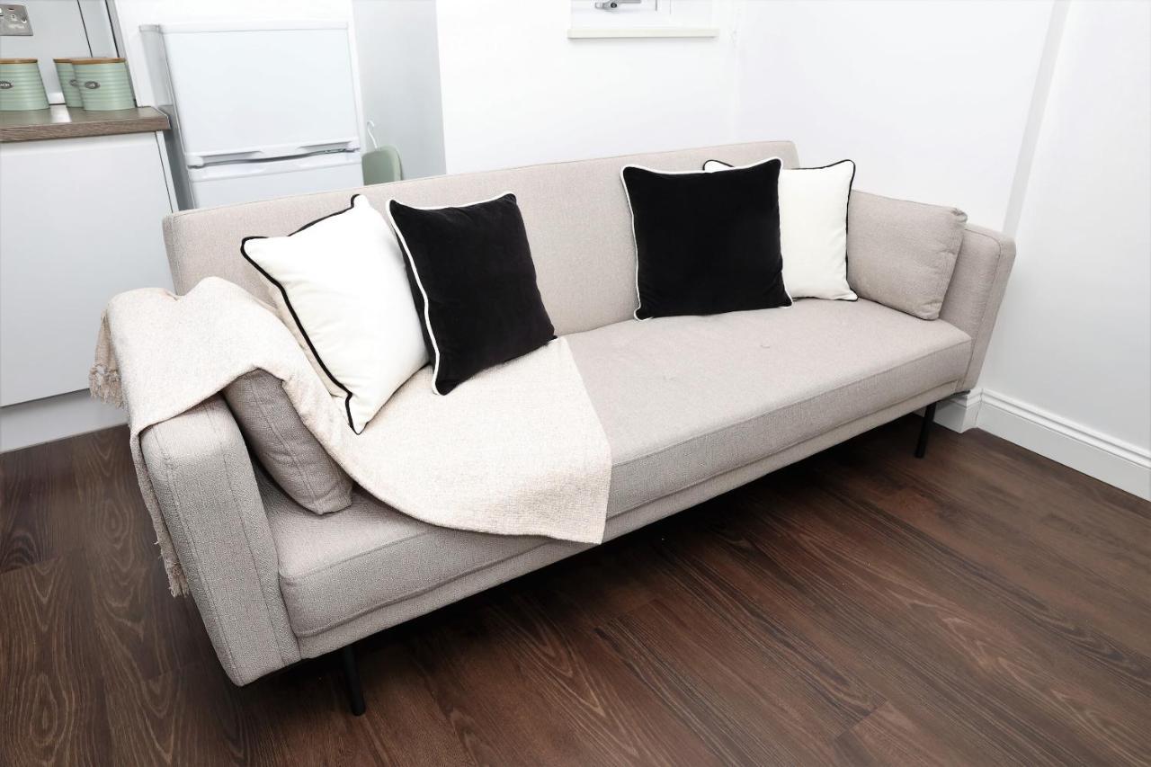 Watford Luxury 1 Bed Flat - Free Parking Daire Dış mekan fotoğraf