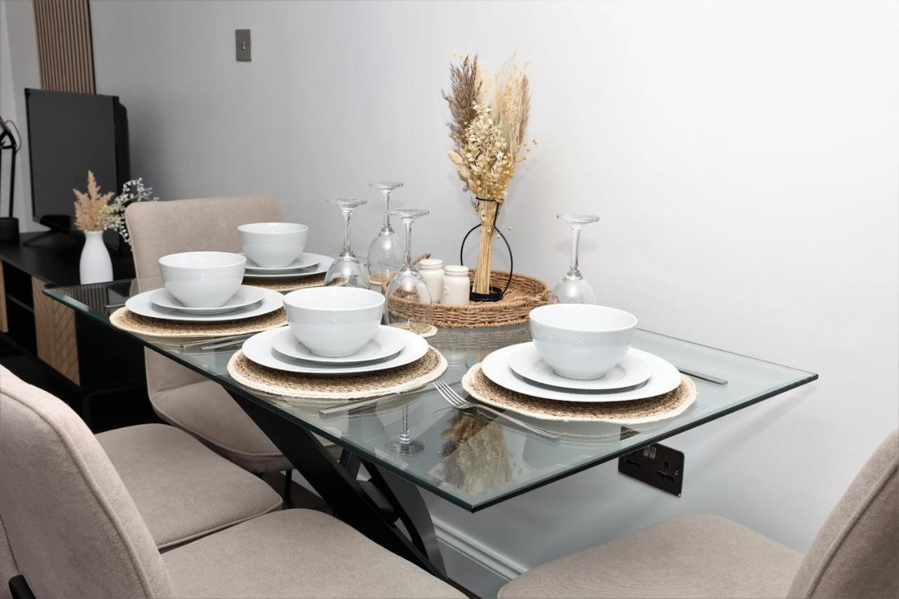 Watford Luxury 1 Bed Flat - Free Parking Daire Dış mekan fotoğraf