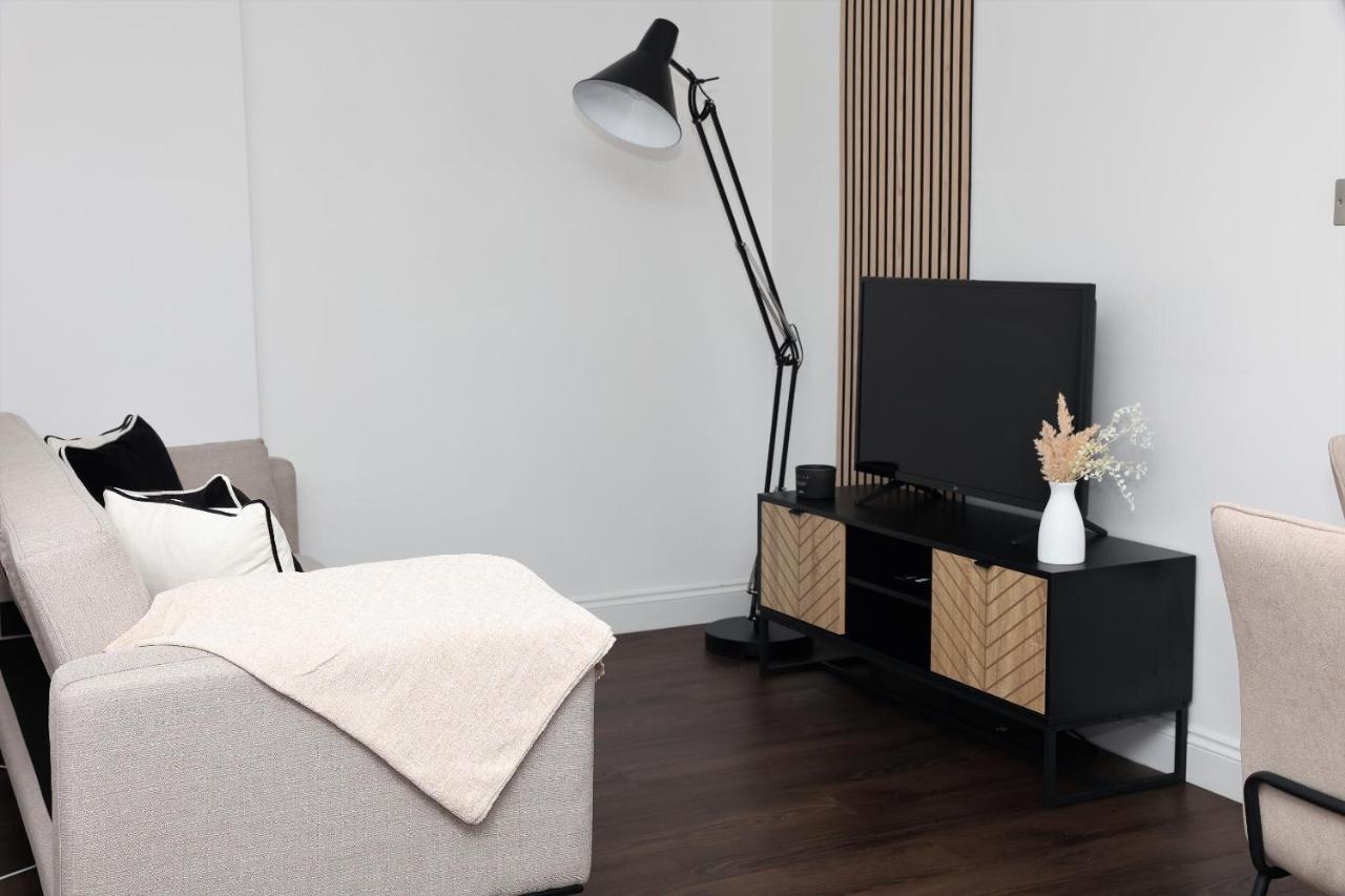 Watford Luxury 1 Bed Flat - Free Parking Daire Dış mekan fotoğraf
